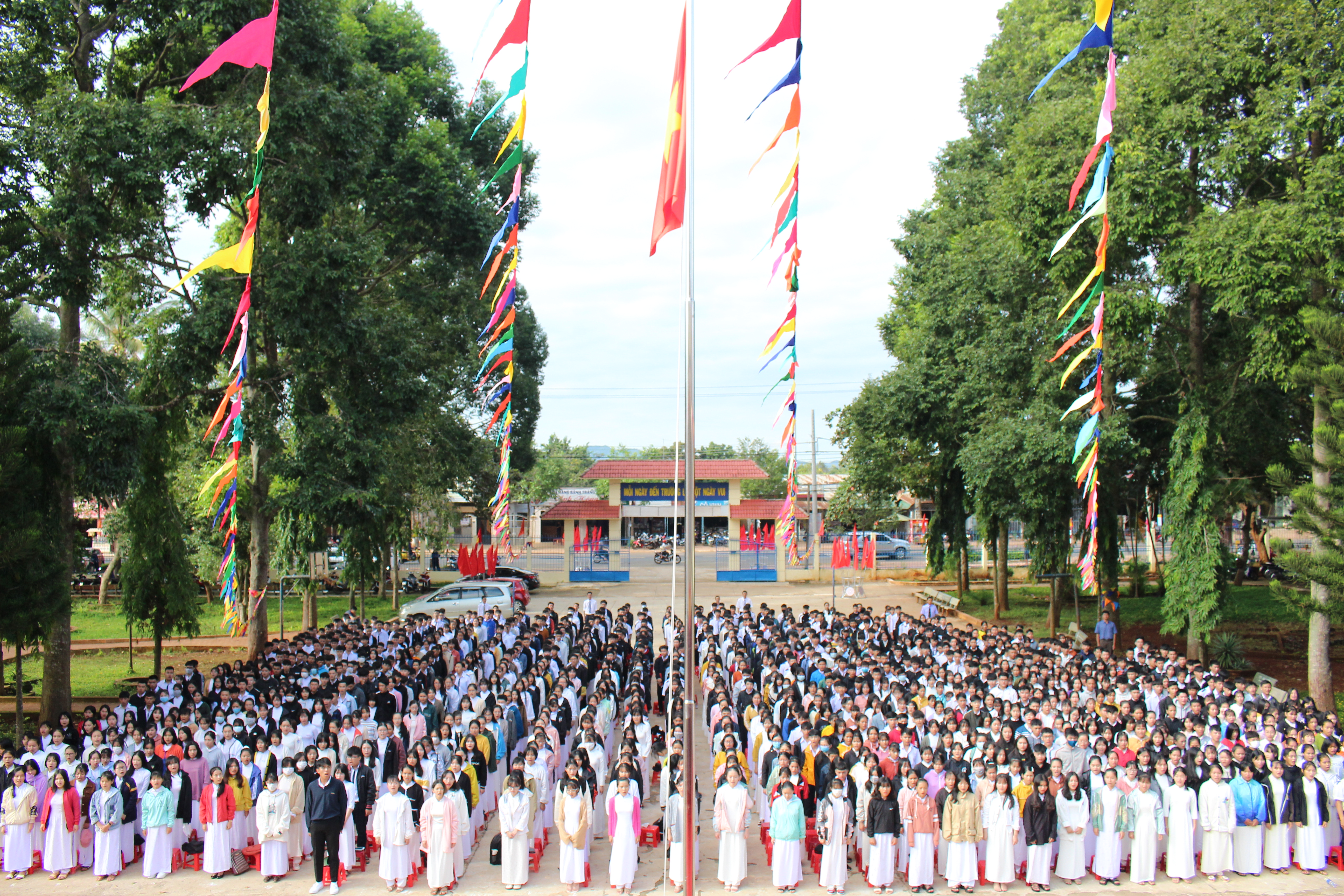 Quyết định phân công GVCN và danh sách học sinh lớp 10 năm học 2021-2022 Quyết định phân công GVCN và danh sách học sinh lớp 10 năm học 2021-2022