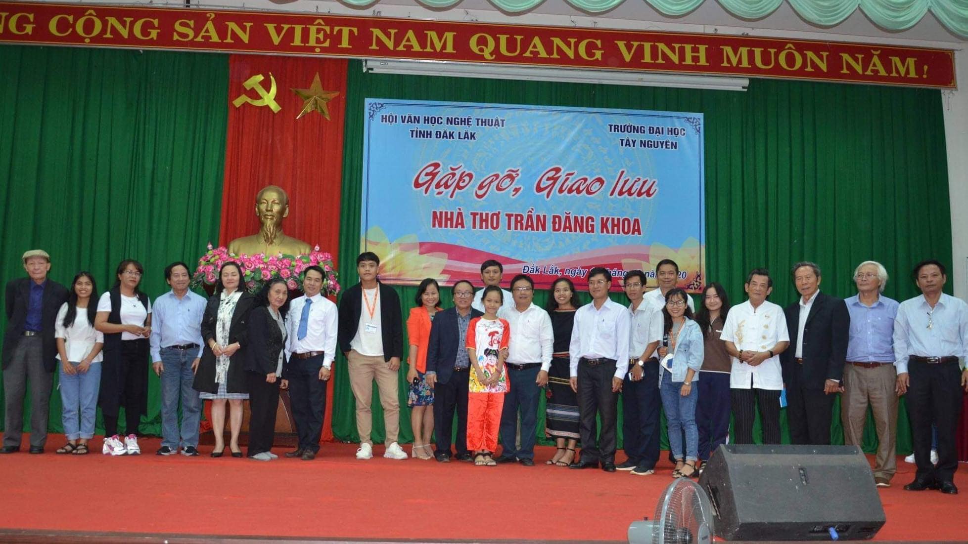 Tình cảm của nhà thơ Trần Đăng Khoa qua góc nhìn thiếu nhi